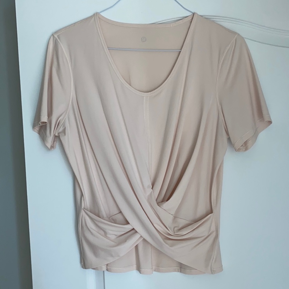 Lululemon Crop Twist Workout Top. Size 12.